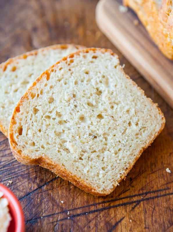 Photo of sliced white bread